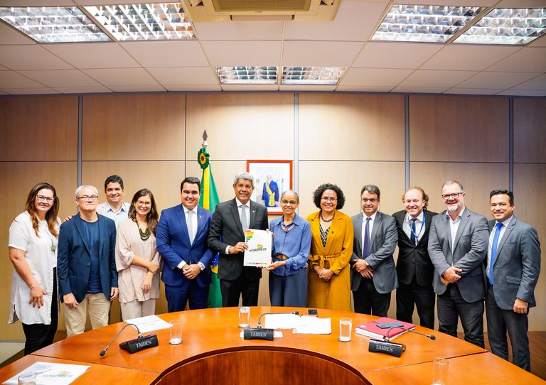Ministra Marina Silva recebe governador Jerônimo Rodrigues e representantes do Consórcio Nordeste. Foto: Gustavo Alcântara/MMA